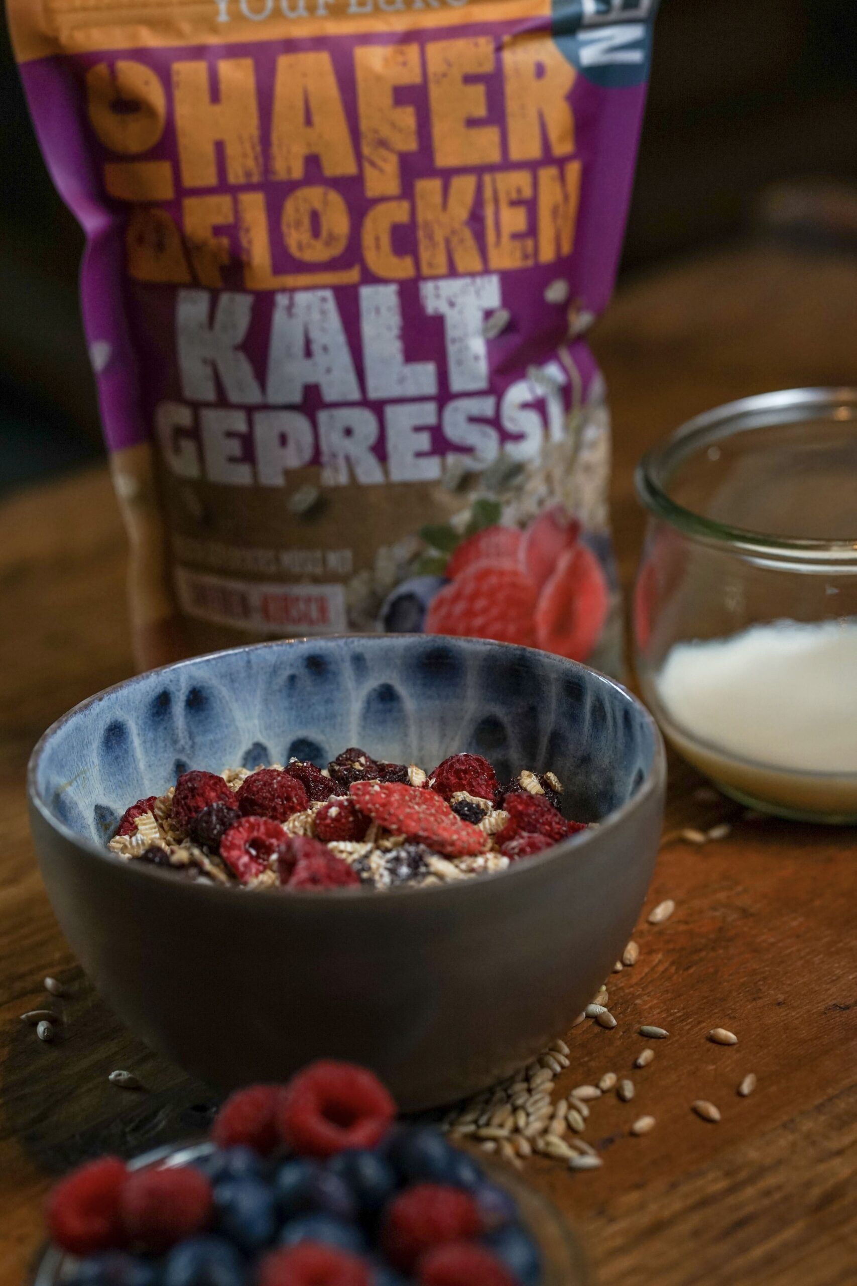 3Beeren-Kirsch BIO Müsli mit Haferflocken KALTGEPRESST 320 g – Bild 5
