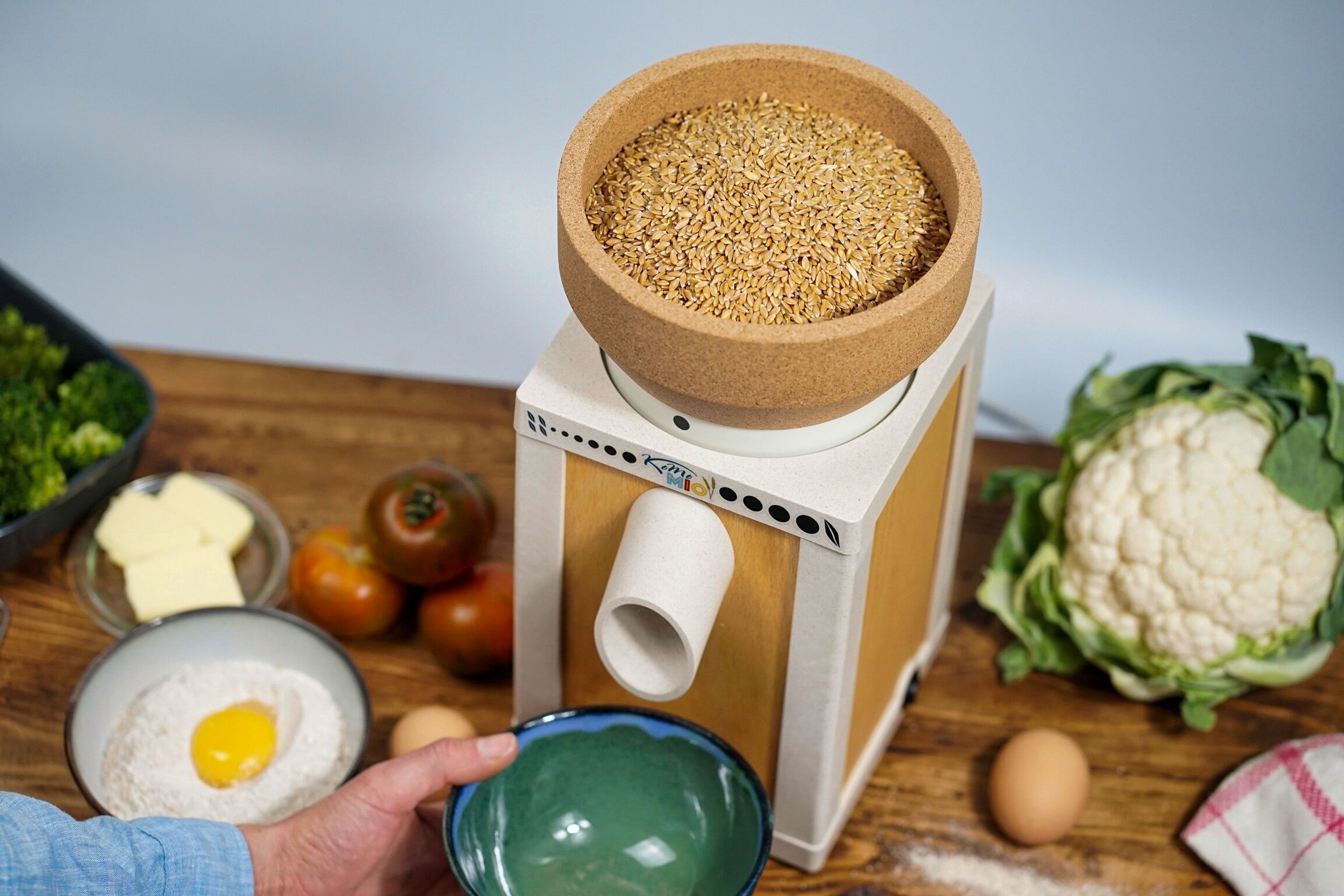 KoMo KoMoMio ECO mit Kork-Trichter | Arboblend® | Buche | 100 g/min | 12 Jahre Garantie – Bild 7